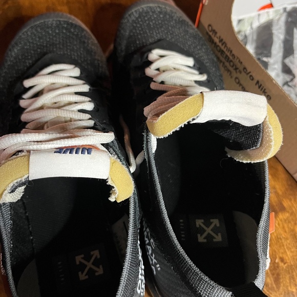 The Ten: Off White x Nike Vapormax BLK Size 11M